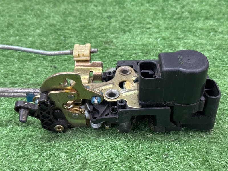 Замок двери Chevrolet Lacetti