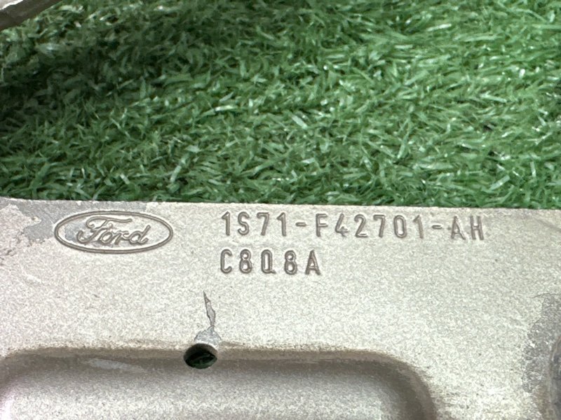 Петли крышки багажника Ford Mondeo 3