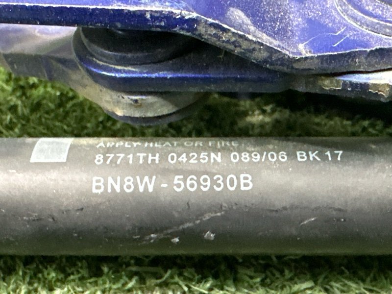 Петли крышки багажника Mazda 3