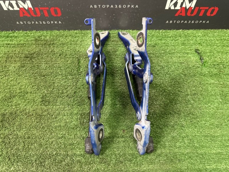 Петли крышки багажника Mazda 3