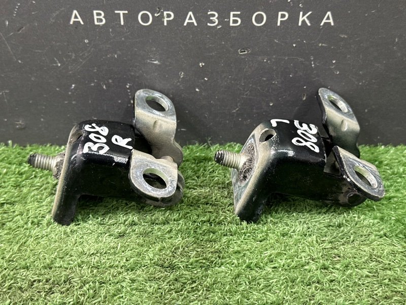Петли крышки багажника Peugeot 308