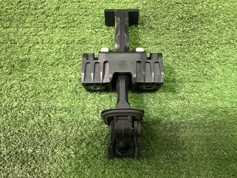 Ограничитель двери Skoda Fabia 2