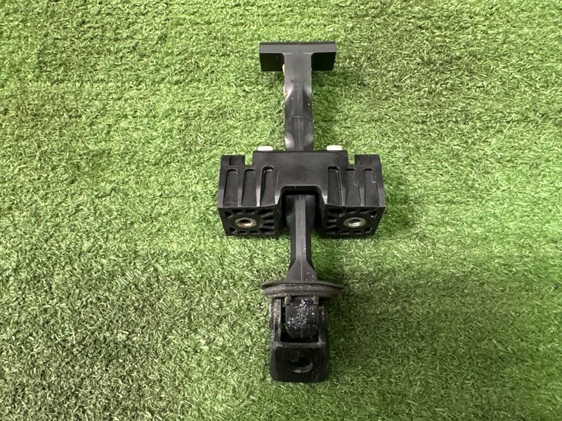 Ограничитель двери Skoda Fabia 2