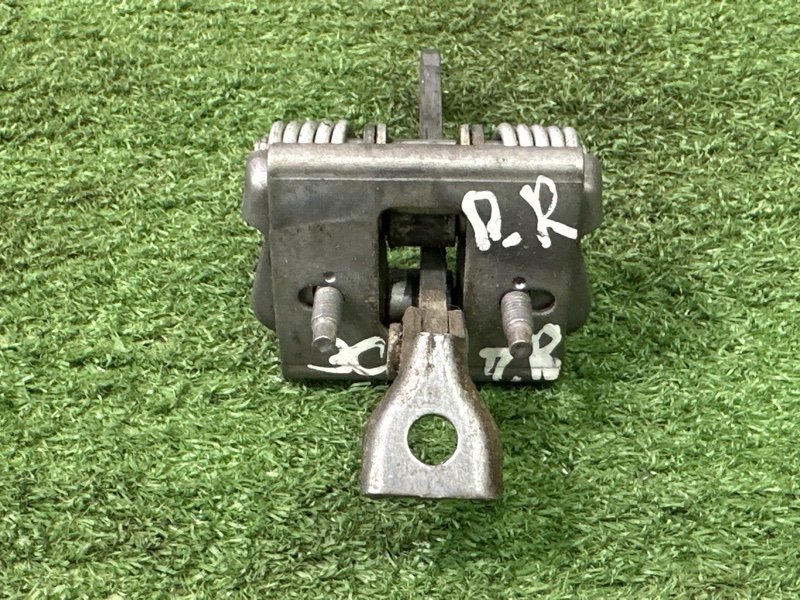 Ограничитель двери Peugeot 407