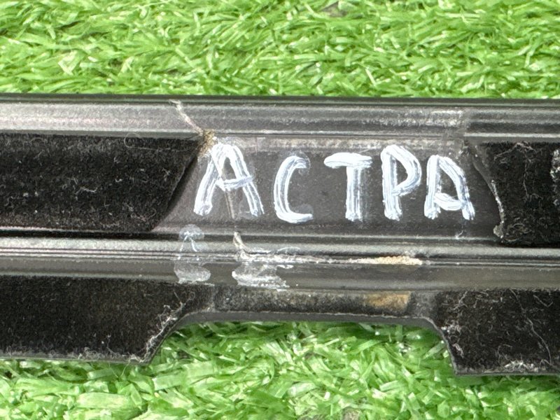 Уплотнитель стекла наружный (Бархотка) Opel Astra H