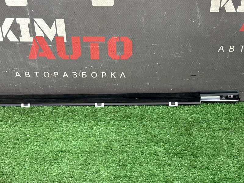 Уплотнитель стекла наружный (Бархотка) Kia Ceed 1