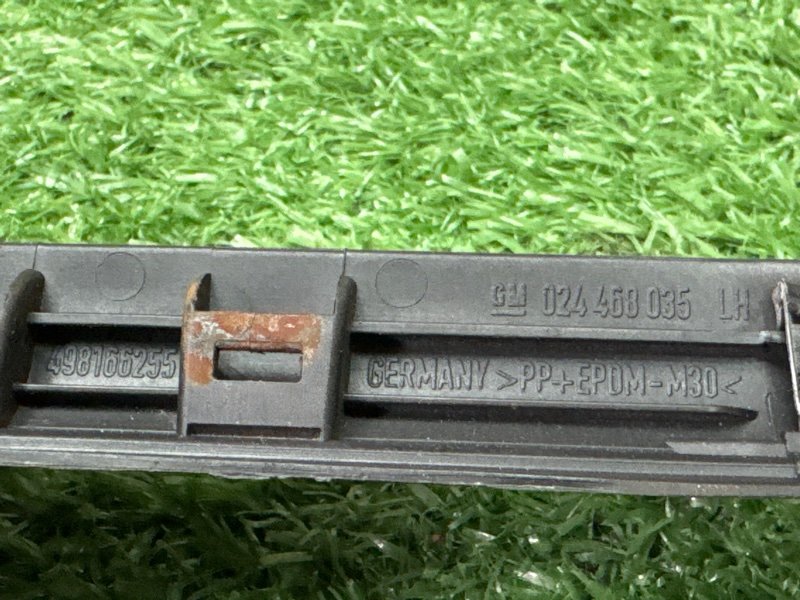 Уплотнитель стекла наружный (Бархотка) Opel Astra H