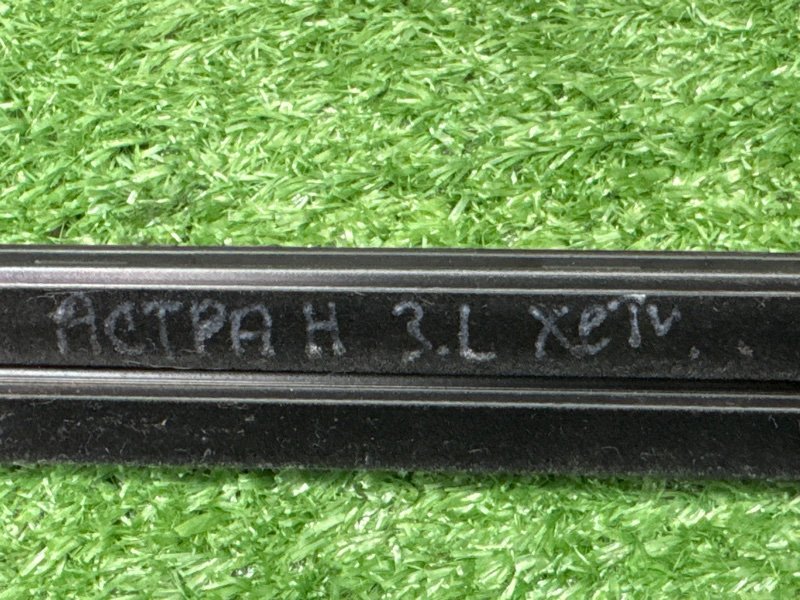 Уплотнитель стекла наружный (Бархотка) Opel Astra H