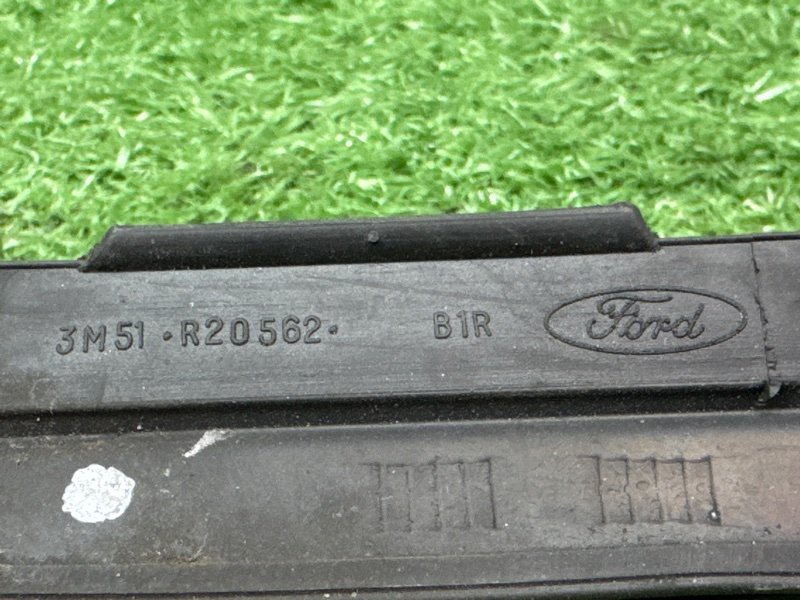 Уплотнитель стекла наружный (Бархотка) Ford C-Max