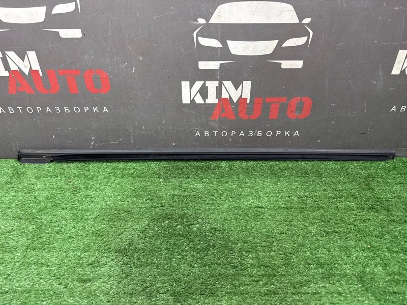 Уплотнитель стекла наружный (Бархотка) Ford C-Max