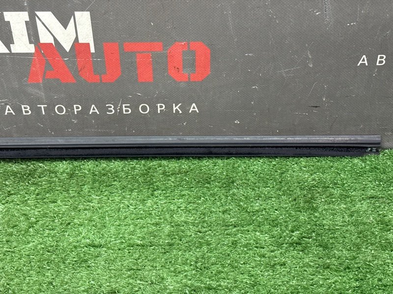 Уплотнитель стекла наружный (Бархотка) Ford C-Max