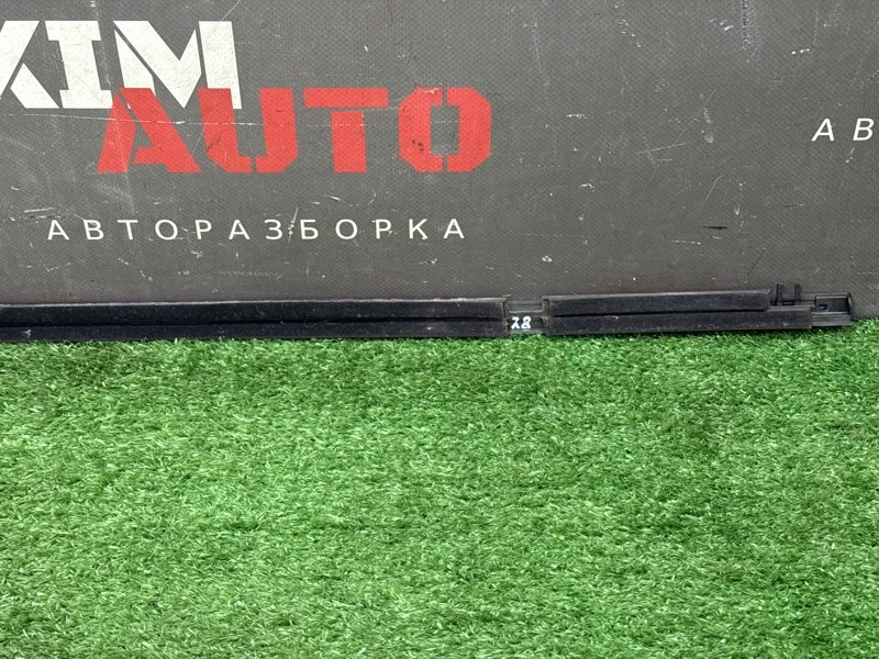 Уплотнитель стекла наружный (Бархотка) Honda Civic 4D