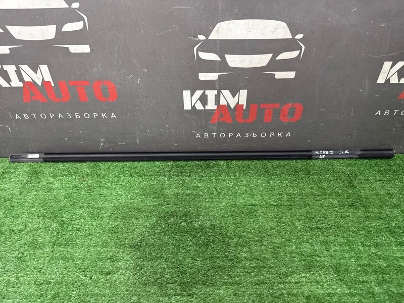 Уплотнитель стекла наружный (Бархотка) Opel Astra J