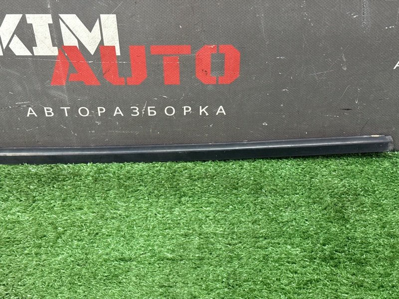 Уплотнитель стекла наружный (Бархотка) Skoda Fabia 1