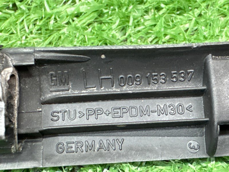 Уплотнитель стекла наружный (Бархотка) Opel Astra G