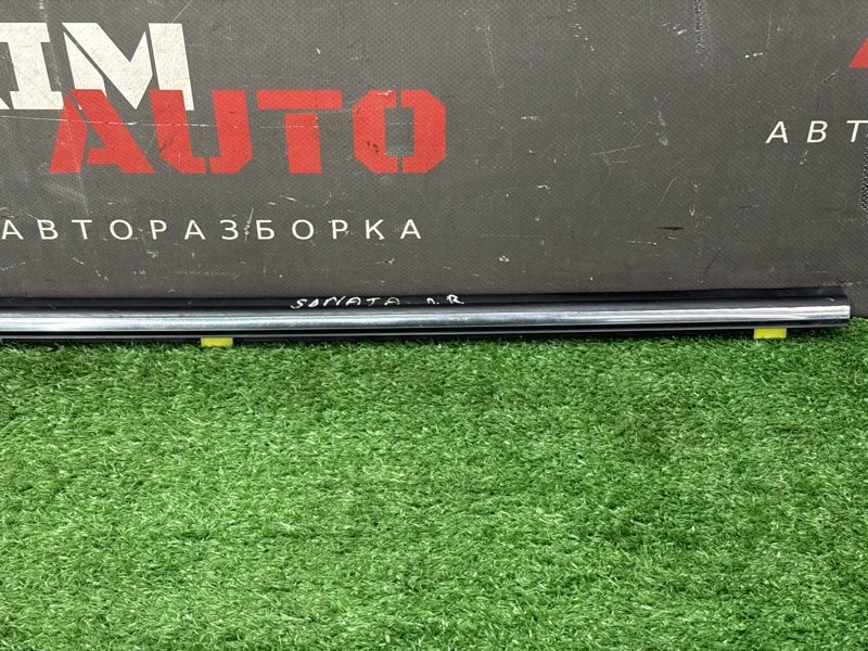 Уплотнитель стекла наружный(Бархотка) Хром Hyundai Sonata 4