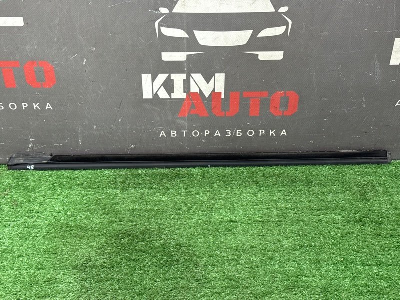 Уплотнитель стекла наружный (Бархотка) Ford Focus 2