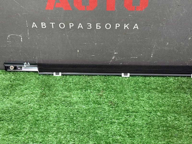 Уплотнитель стекла наружный (Бархотка) Kia Ceed 1