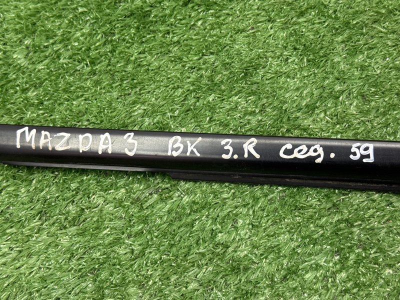 Уплотнитель стекла наружный (Бархотка) Mazda 3