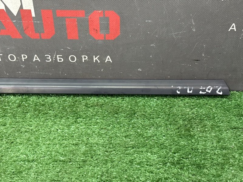 Уплотнитель стекла наружный (Бархотка) Peugeot 207