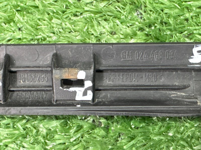 Уплотнитель стекла наружный (Бархотка) Opel Astra H