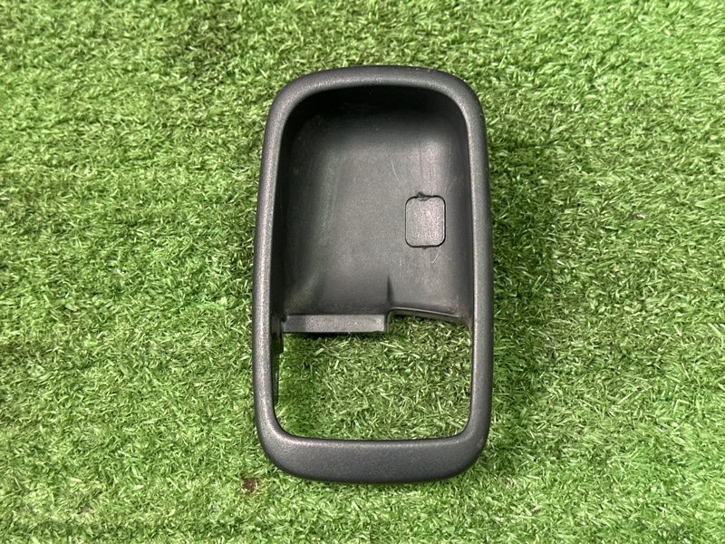 Ручка двери внутренняя Mitsubishi Lancer 9