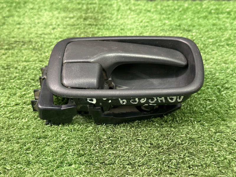 Ручка двери внутренняя Mitsubishi Lancer 9