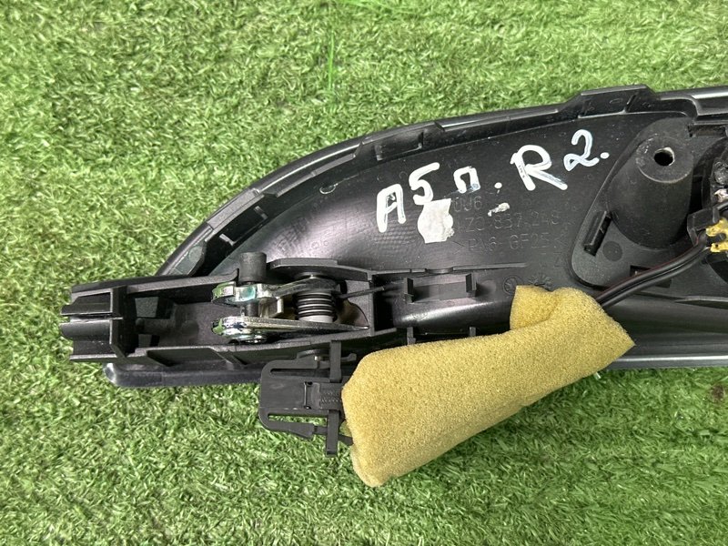 Ручка двери внутренняя Skoda Octavia A5