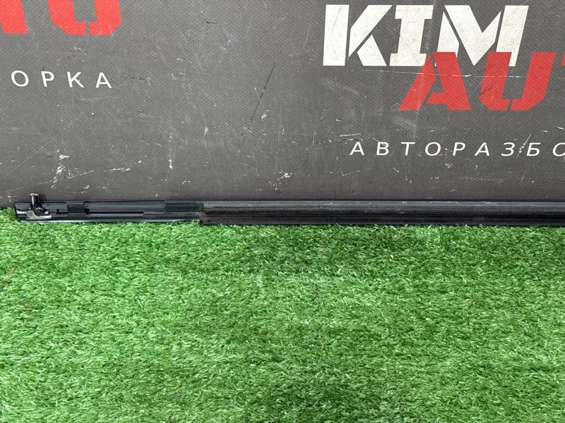 Уплотнитель стекла наружный (Бархотка) Mazda 3 BK