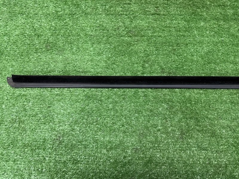 Уплотнитель стекла наружный (Бархотка) Lada Largus