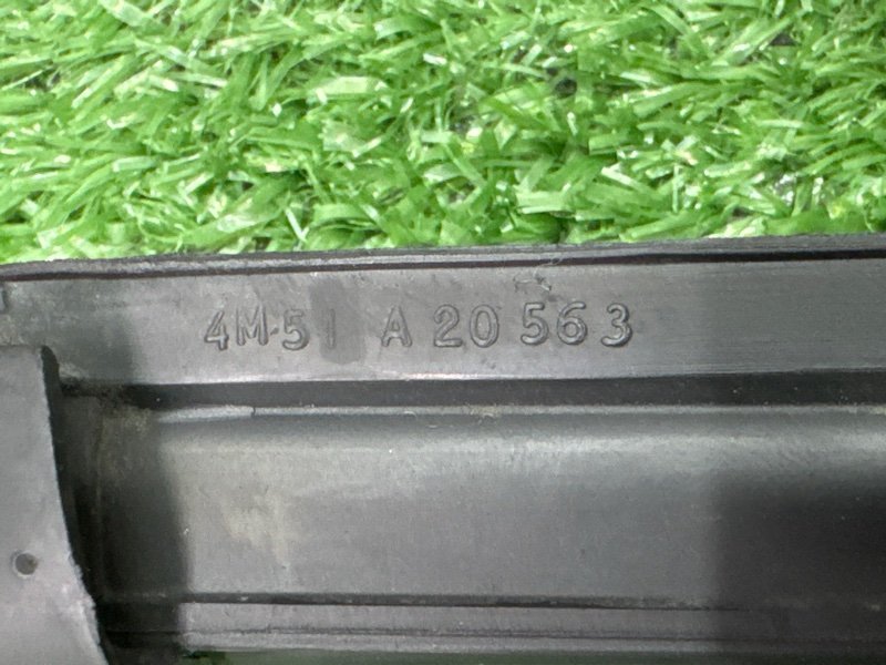 Уплотнитель стекла наружный (Бархотка) Ford Focus 2