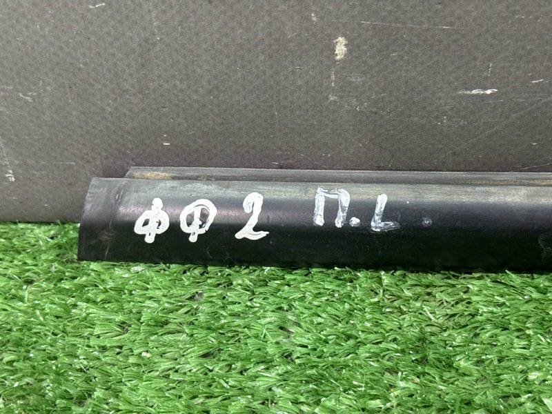 Уплотнитель стекла наружный (Бархотка) Ford Focus 2