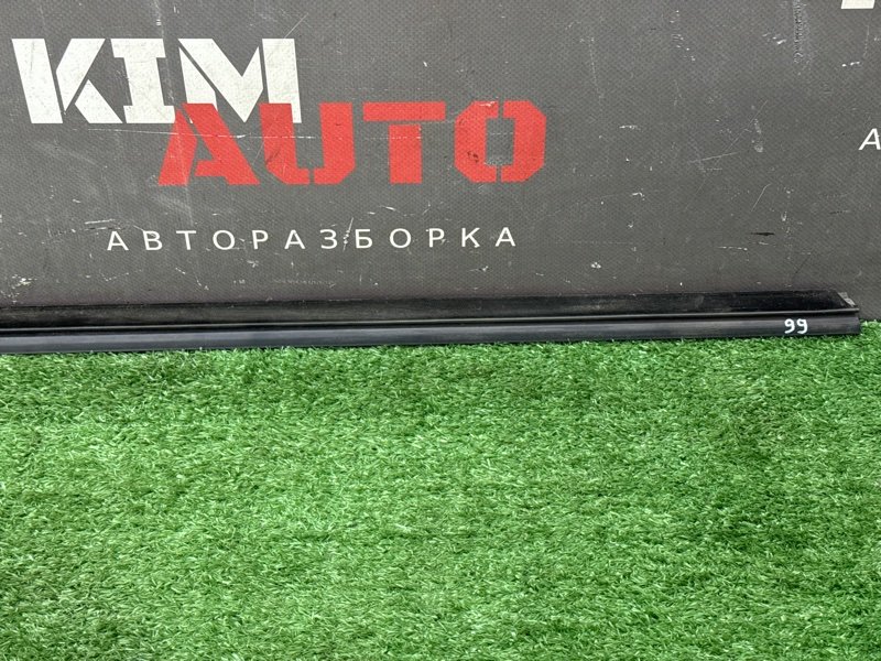 Уплотнитель стекла наружный (Бархотка) Ford Focus 2