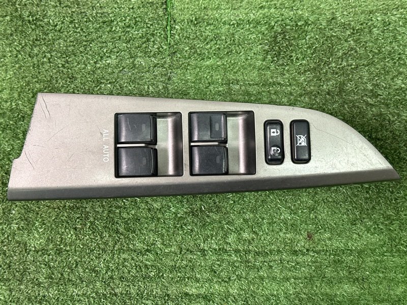 Блок управления стеклоподъемниками Toyota Land Cruiser 200