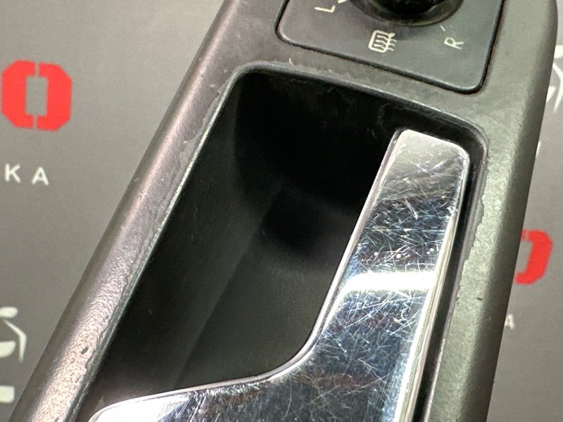 Ручка двери внутренняя Volkswagen Passat B5