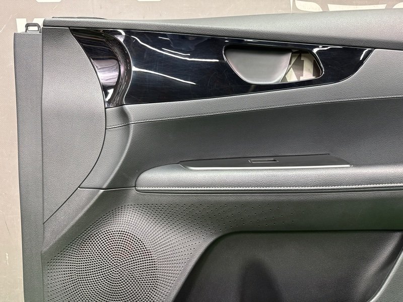 Обшивка двери Kia Cerato 4 2021 BD
