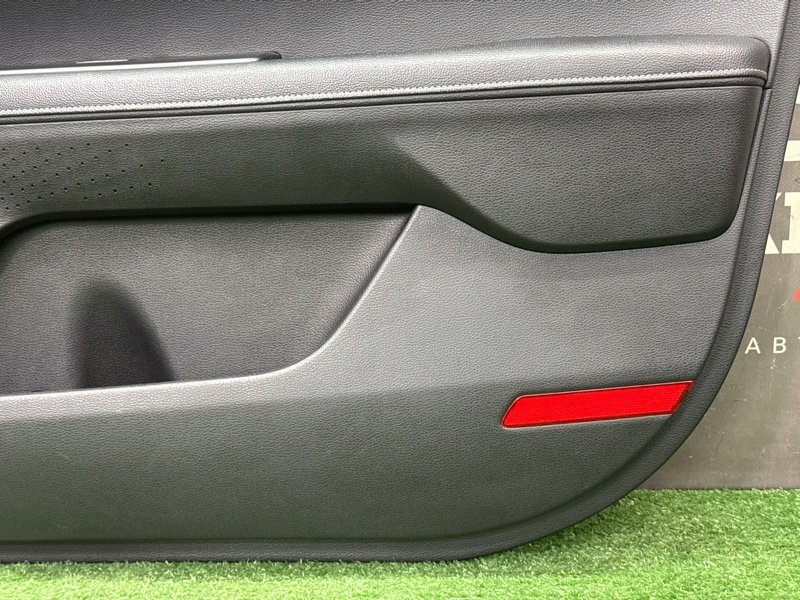 Обшивка двери Kia Cerato 4 2021 BD