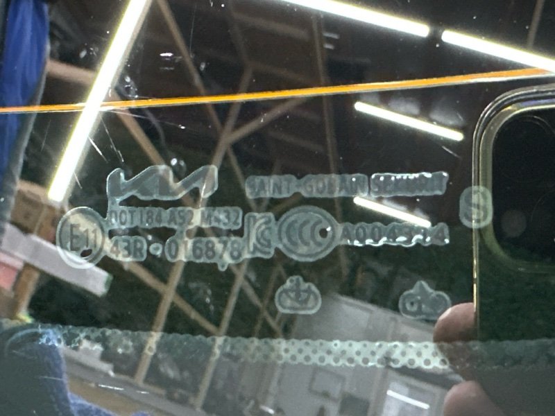 Стекло заднее с обогревом Kia Cerato 4 2021 BD