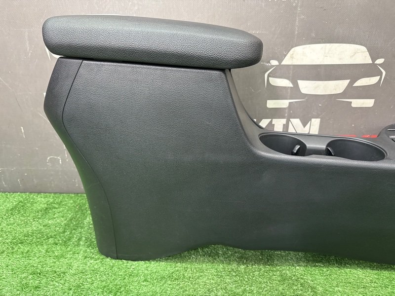 Центральная Консоль с подлокотником Kia Cerato 4 2021 BD