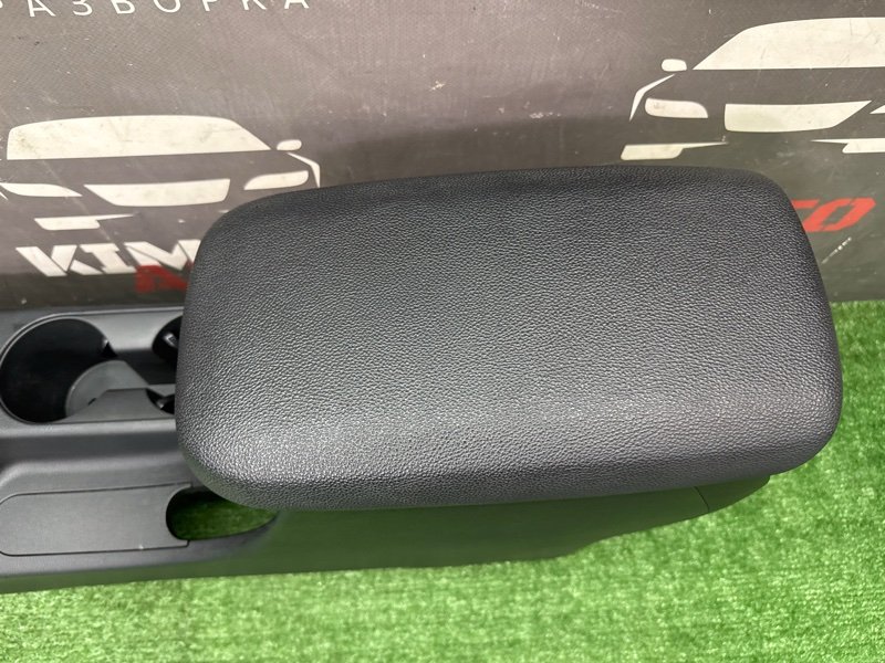 Центральная Консоль с подлокотником Kia Cerato 4 2021 BD