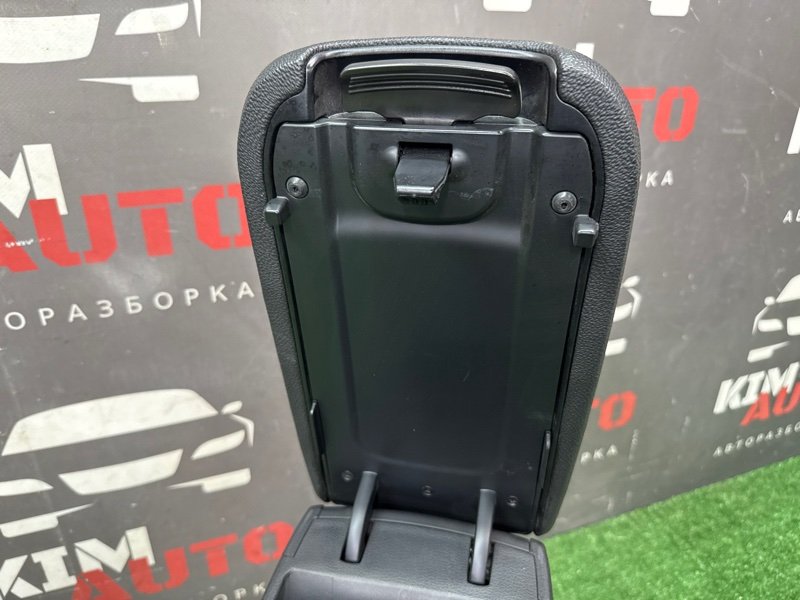 Центральная Консоль с подлокотником Kia Cerato 4 2021 BD