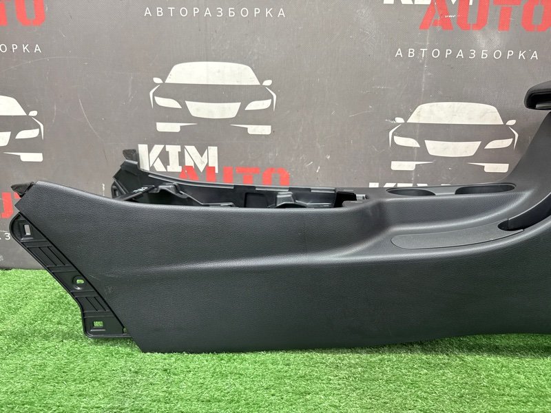 Центральная Консоль с подлокотником Kia Cerato 4 2021 BD