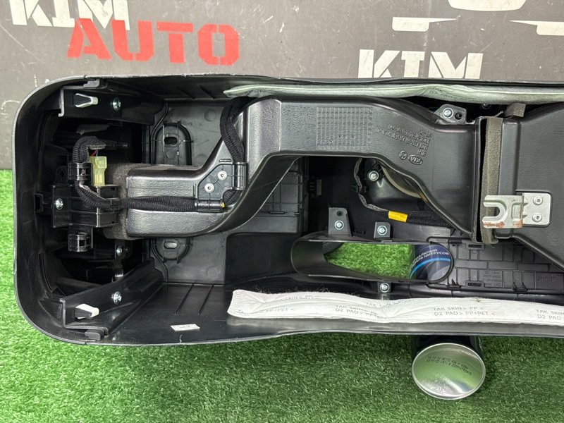 Центральная Консоль с подлокотником Kia Cerato 4 2021 BD