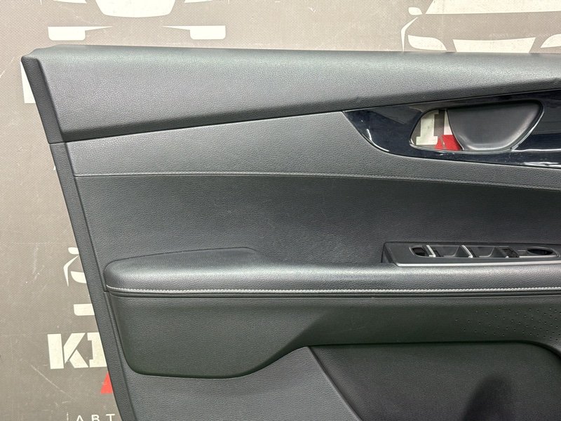 Обшивка двери Kia Cerato 4 2021 BD