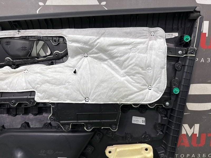 Обшивка двери Kia Cerato 4 2021 BD