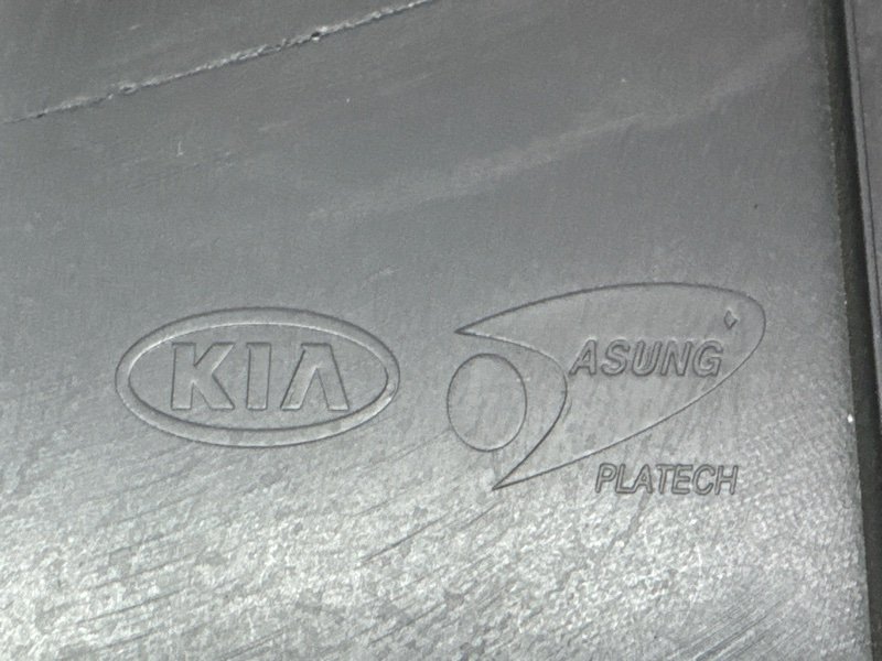 Накладка центральной стойки нижняя Kia Cerato 4 2021 BD