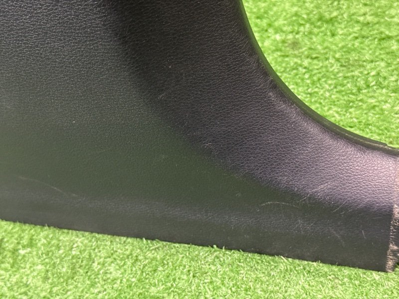 Накладка центральной стойки нижняя Kia Cerato 4 2021 BD