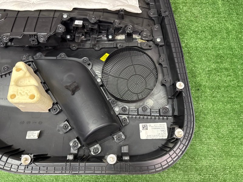 Обшивка двери Kia Cerato 4 2021 BD