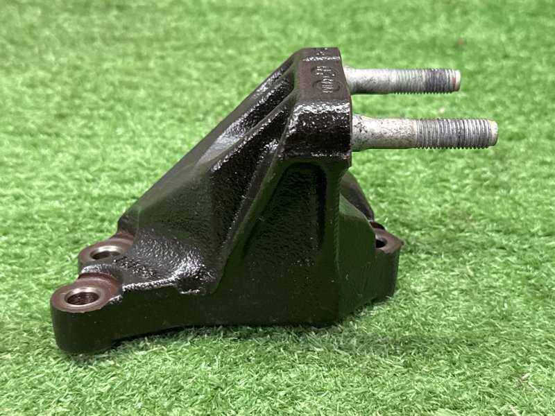 Кронштейн опоры двигателя Kia Cerato 4 2021 BD