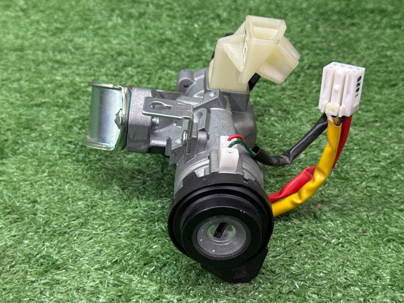 Замок зажигания, личинка двери и ключ Kia Cerato 4 2021 BD